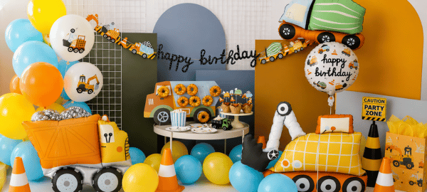 Baustellen Party Deko für Kindergeburtstag mit Baggern, Lastwagen, Baustellenmotiven und passendem Partyzubehör