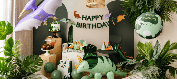 Dinosaurier Party Deko für Kindergeburtstag mit Dino Ballons, tropischer Dekoration und Geburtstagszubehör