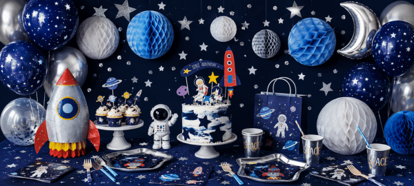 Space Party Deko für Kindergeburtstag mit Astronauten, Raketen, Sternen und passendem Weltraum Partyzubehör