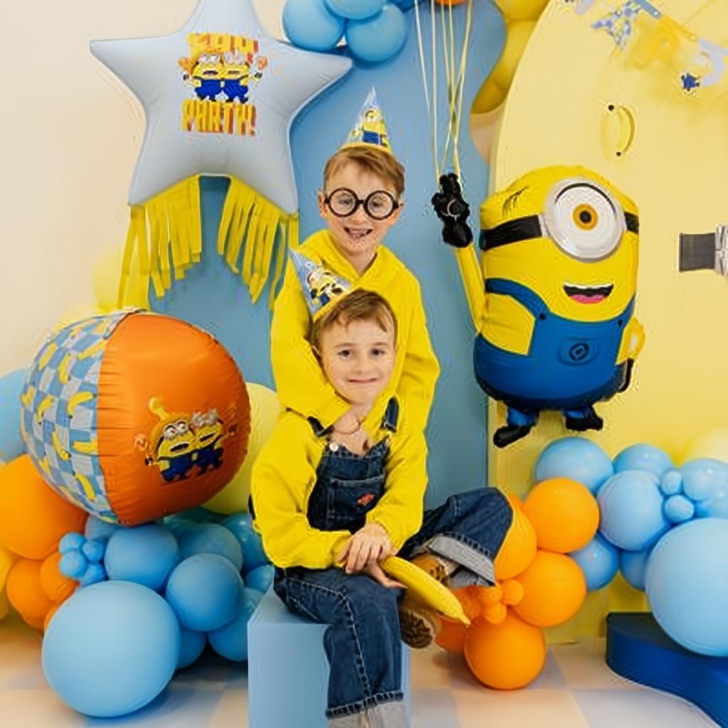 Folienballon Stern mit Quasten Minions, 72x72 cm PartyDeco 3 fiestastore