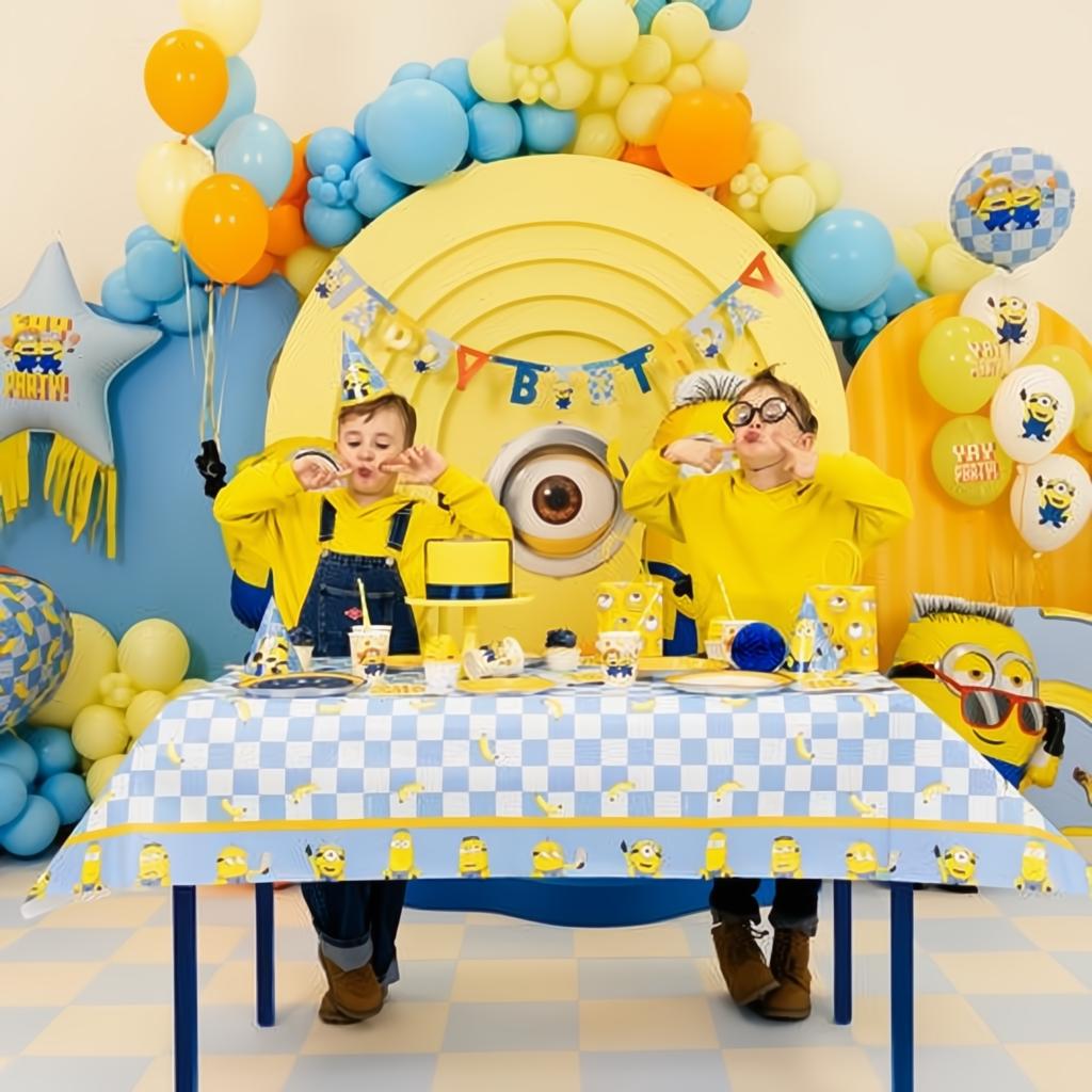 Geschenktüten aus Papier Minions, 12x15.5x6 cm, Gelb PartyDeco 4 fiestastore